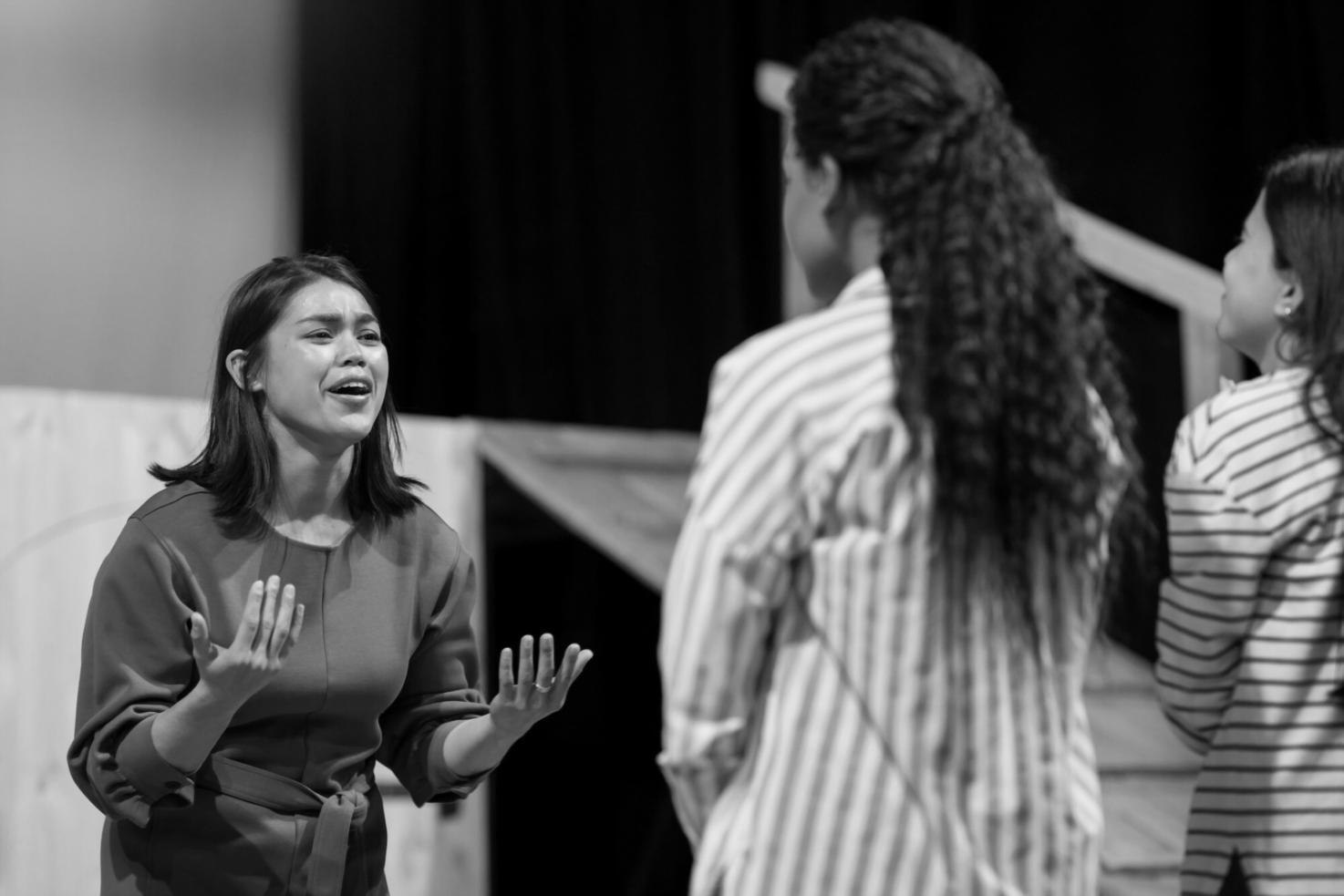 Students in physical warm-up during a Platinex Psi acting session